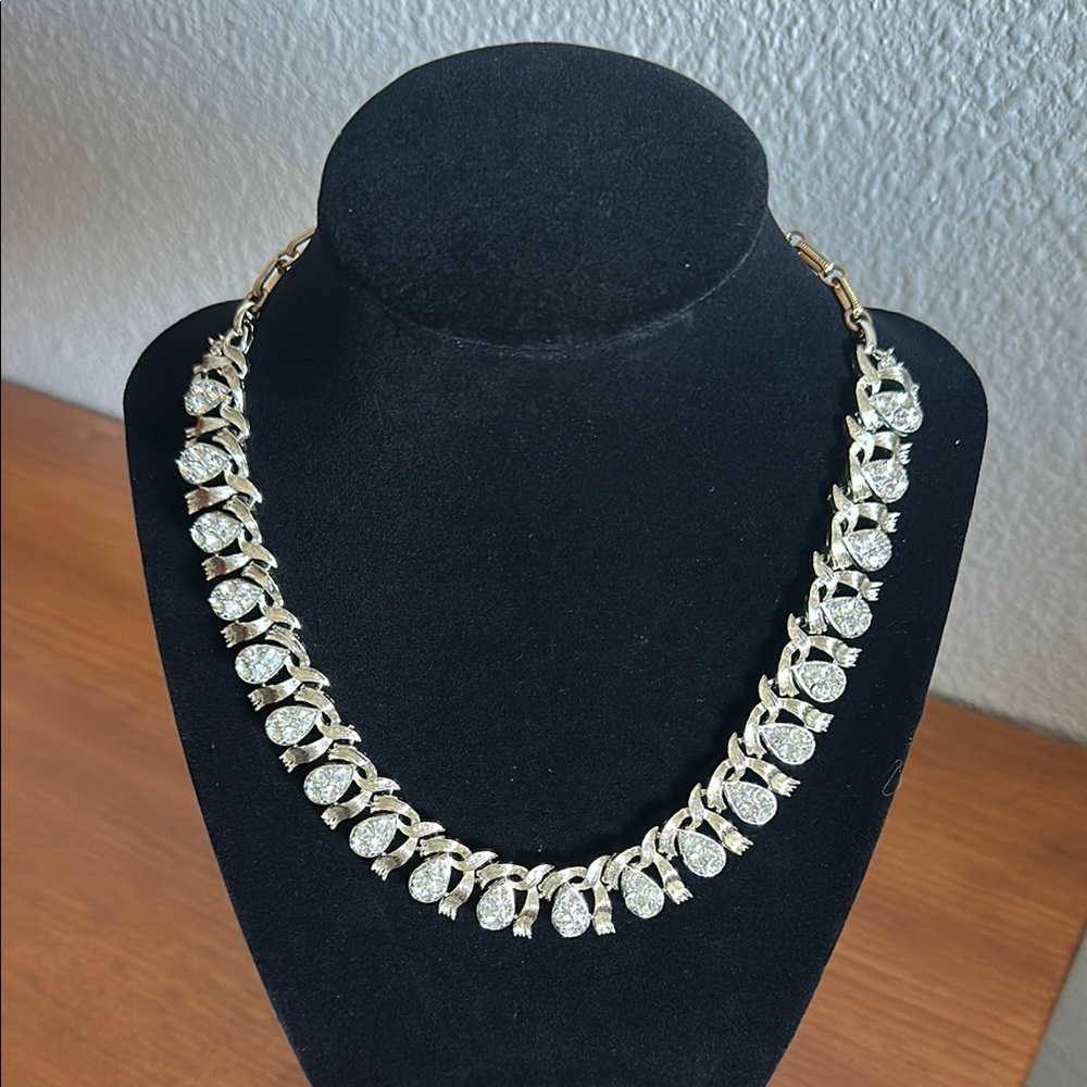 Vintage Gold and Diamond Necklace with Intricate Design